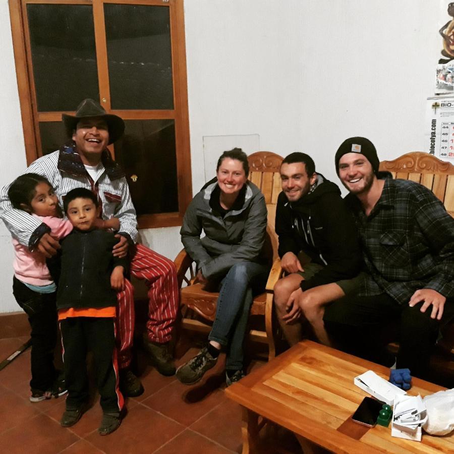 Hostal Checruz, Todos Santos Cuchumatan Уеуетенанго Екстер'єр фото